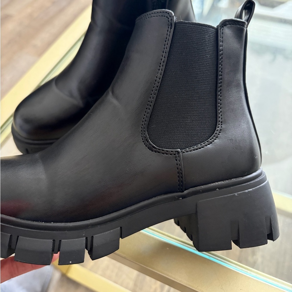 MIA Kids Black Ankle Boots - Picture 8 of 9